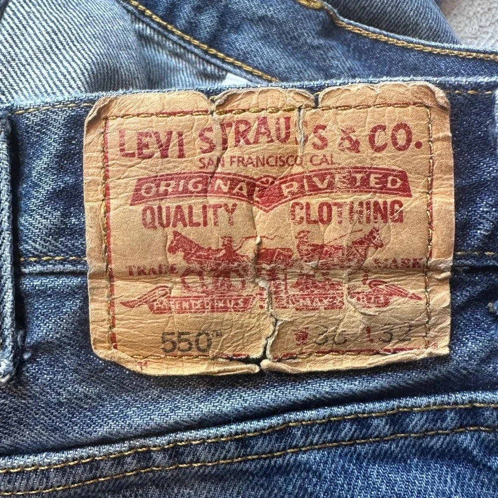 Vintage Levi's 550 Jeans Men 38x32 Blue Relaxed Fit Denim Faded Tapered Leg